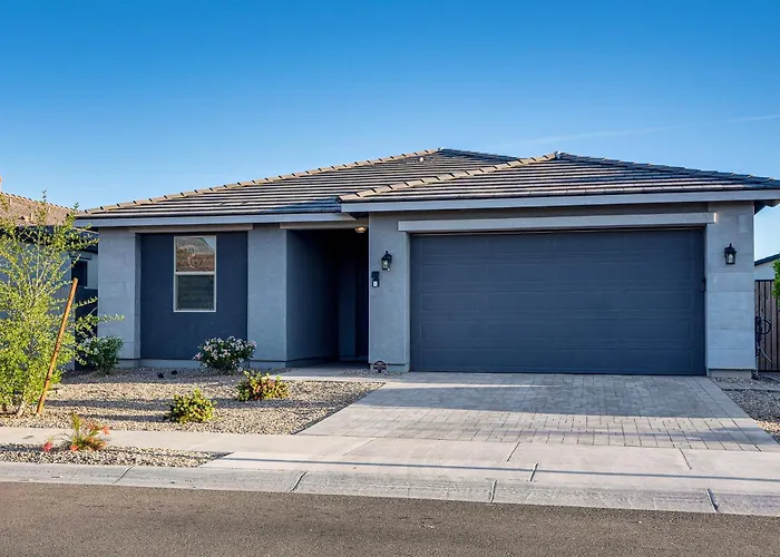 Holiday home Wfh Friendly! Laveen Village W/ Office & Yard